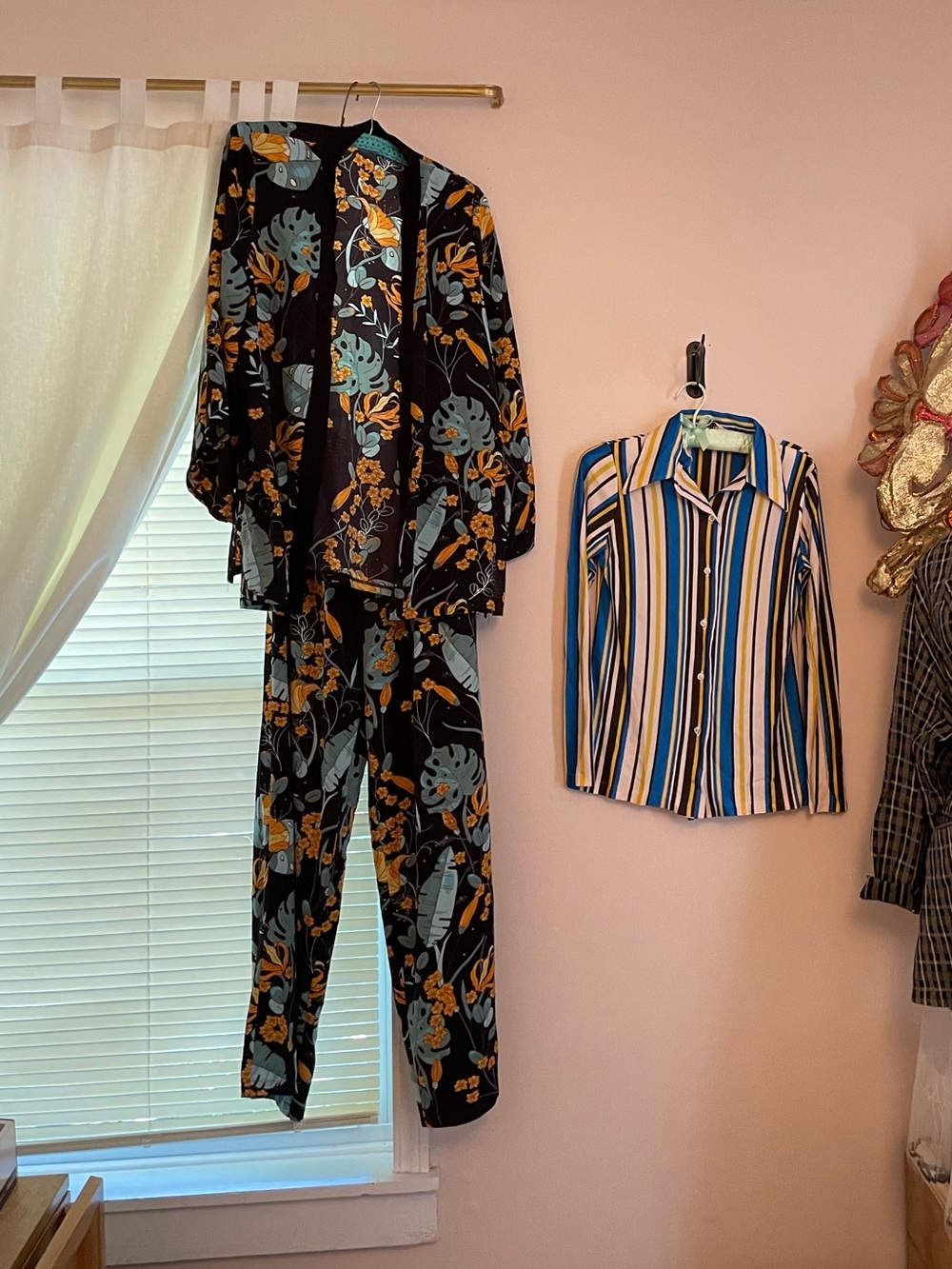 Black Floral Two-Piece Set with Blue and Mustard Botanical Print Kimono palazzo - Picture 6 of 6